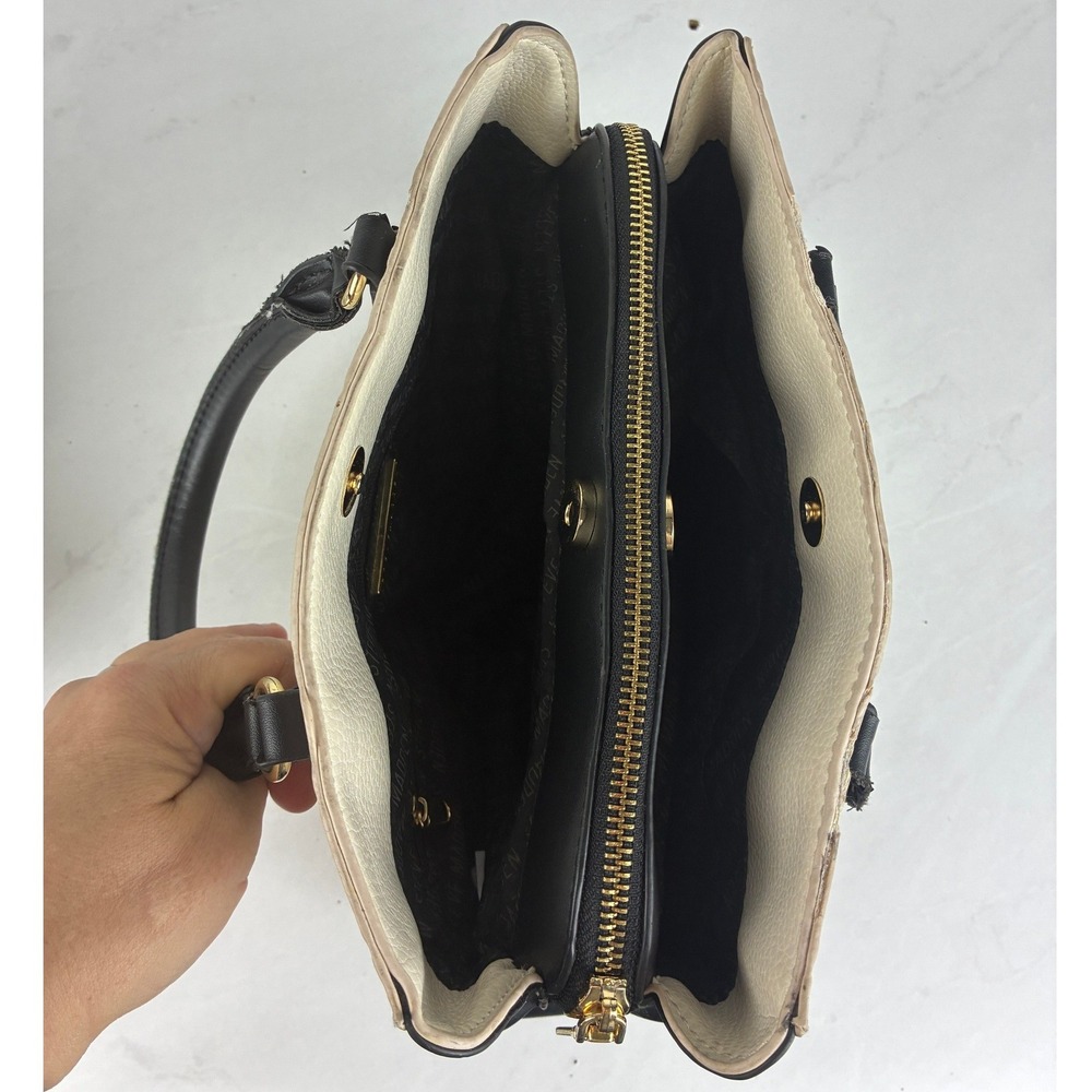 Steve Madden Cream Black Embossed Logo Satchel Bag Double Handles - Picture 9 of 12